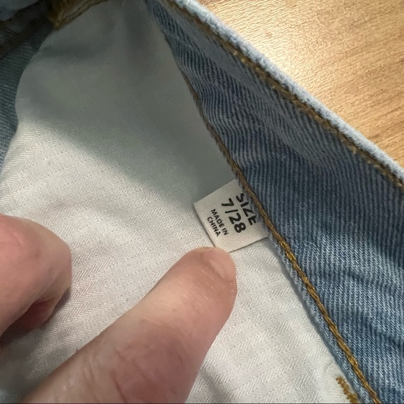 Vans Jeans Juniors Size 7 Cropped Mid Rise Light Blue Fade - Picture 6 of 12